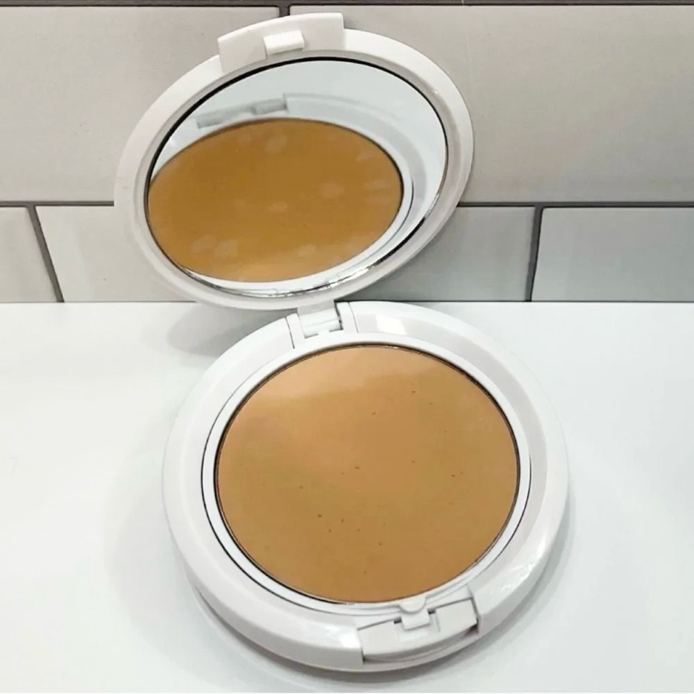 TIGI Cosmetics Fair Creme Foundation